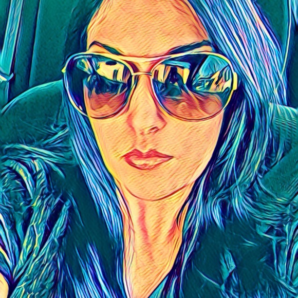 Meet your Posher, Stella - Picture 2 of 3